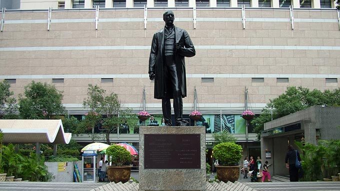 Statue Sir Thomas Jackson